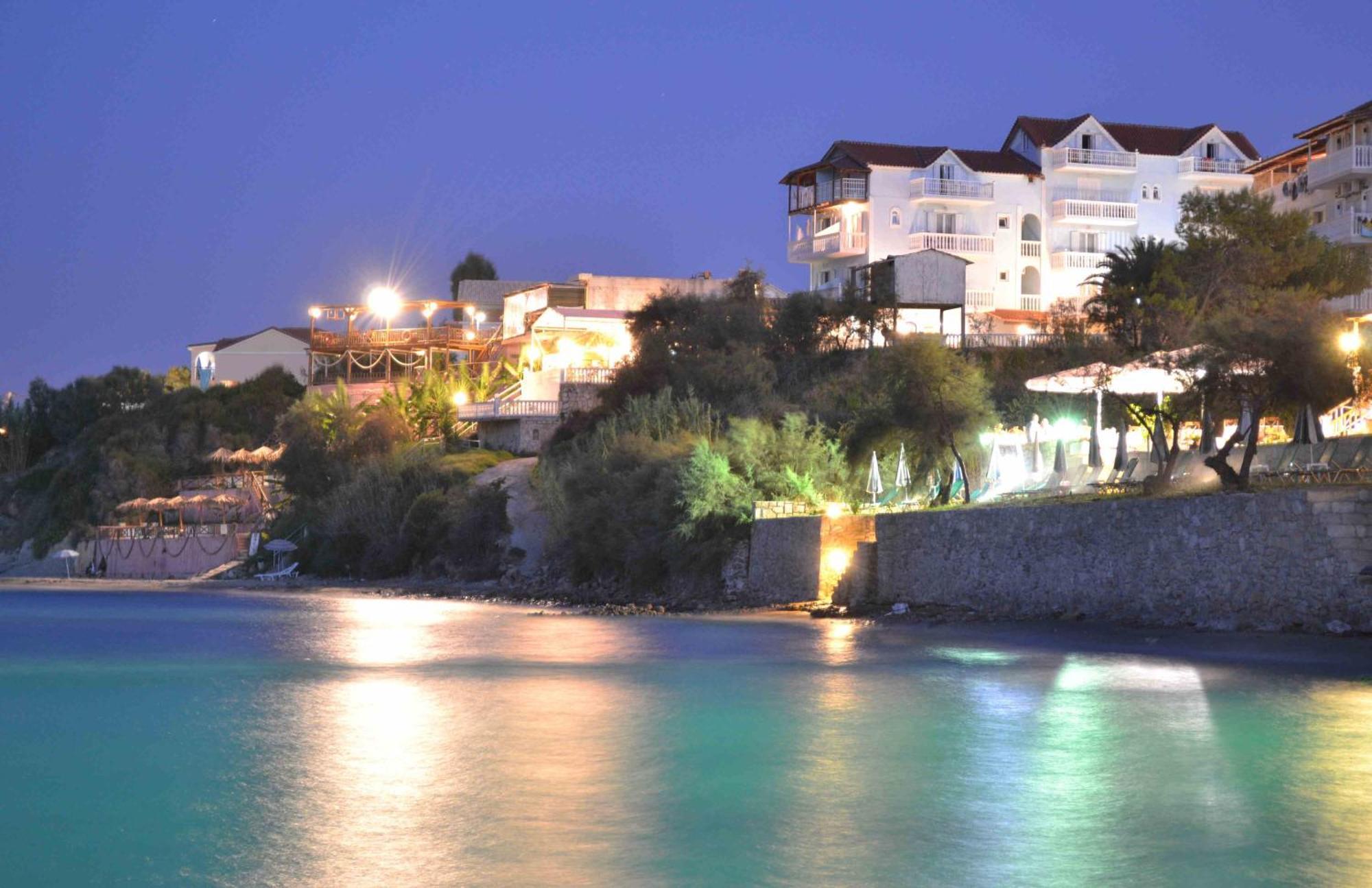 Clear Horizon Aparthotel Amoudi Exterior photo